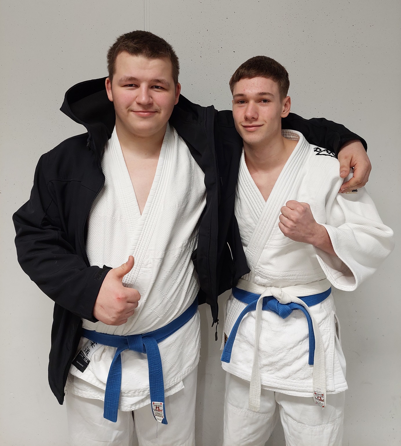 unsere Debütanten bei der WdEM U21 Alexander (+100kg, 3.Platz, l.) und Justus (-73kg) 2024 02 18 WdEM U21 Judoka Rauxel 002